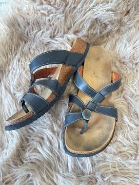 Think! Leather Toe-Loop Cork Wedge Slide Sandals, women’s Sz 11